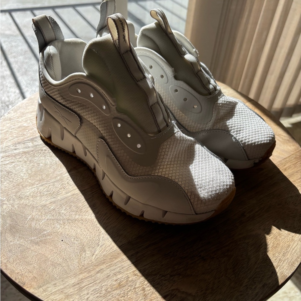 Reebok garaxy1 White and Gray Women's Sneakers